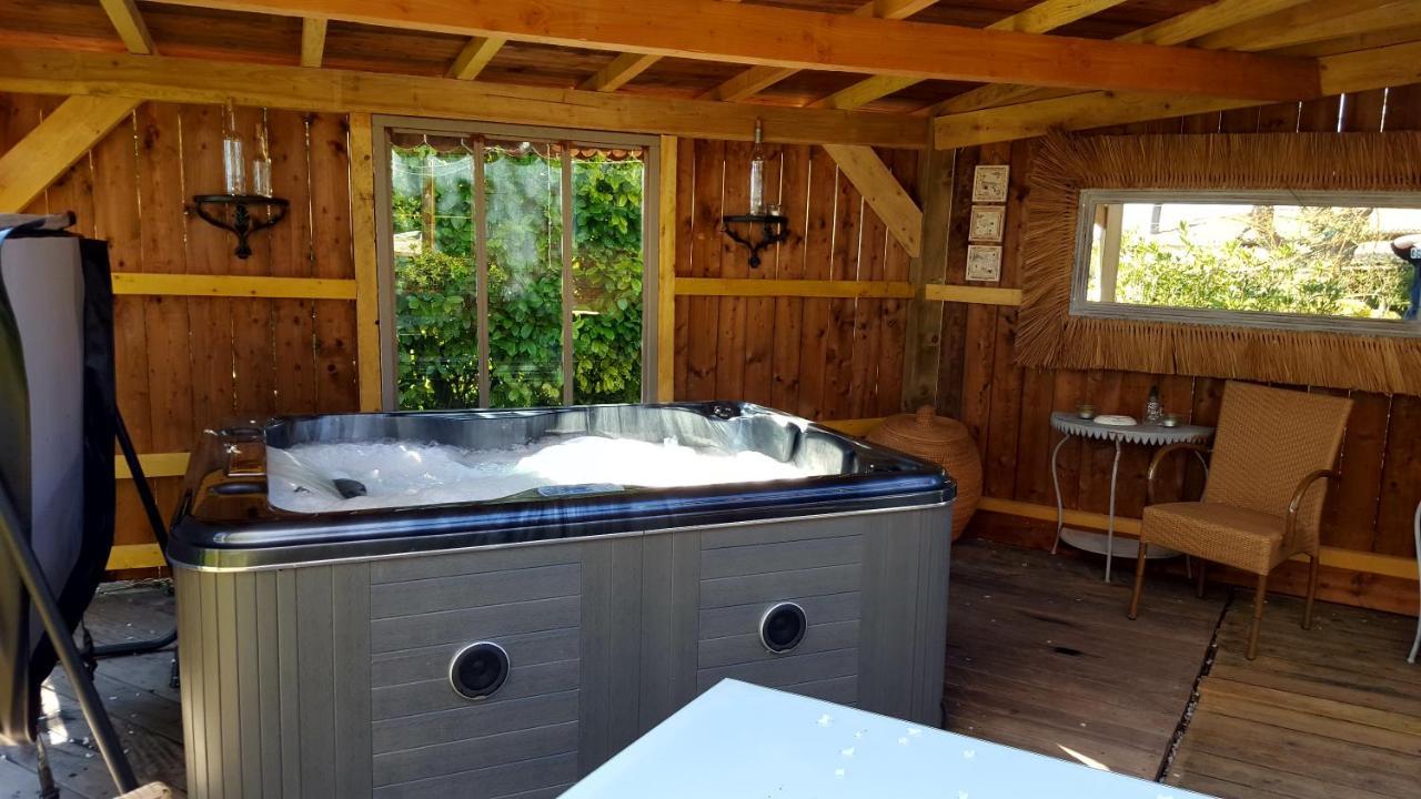 Bed and Breakfast Le Bassin Du Tertre Fronsac  Екстер'єр фото